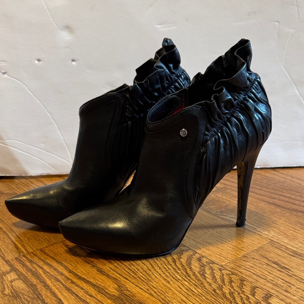 Cesare Paciotti stiletto heeled ankle booties black size 39